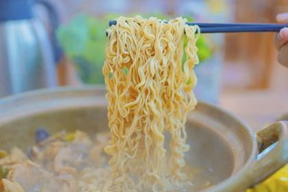 深夜食堂四季炭爐雞煲