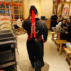 余姚市凤山街道城东路888号(华润五彩城)五楼501半步颠小酒馆(五彩城店) User Photo