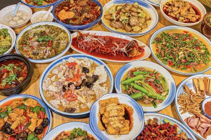 尹二姐守艺川菜(美专校街店)