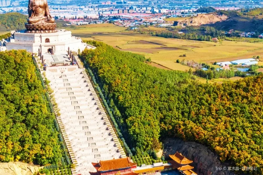 Dunhua Gold Peak Giant Buddha