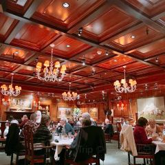 Clyde's Tower Oaks Lodge 여행 사진
