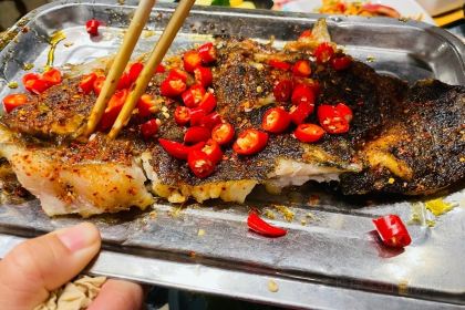 金韩城炭火烤肉(卜奎美食街店)