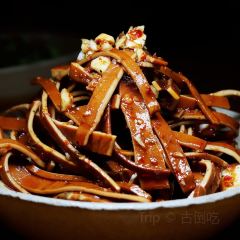 QIAO SHI HAI SHAO YU User Photo