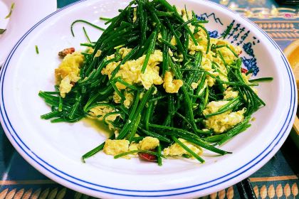 乡村馕坑肉·烧烤·新疆菜·本地人更爱吃(阿勒泰首店)