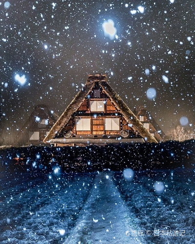 雪昏れて…飛騨白川郷にて 日本で最も美しい、まるで童話に出てくるような白川郷。雪が積も