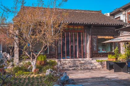 Xunwei Jinling Shiercai (Lao East Gate Store)