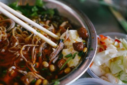 老五鸡丝豆花面粉