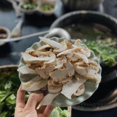 盐帮菌王府石锅鸡(鲁朗店) User Photo