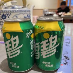余姚市凤山街道城东路888号(华润五彩城)五楼501半步颠小酒馆(五彩城店) User Photo