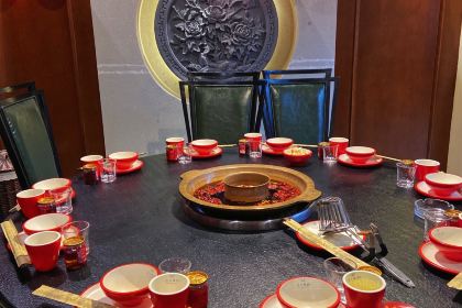 山水碼頭火鍋府