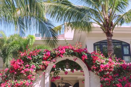 陵水远山海墅悬崖城堡别墅