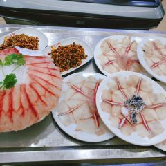 红翻天美食城 User Photo