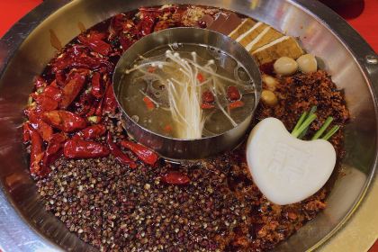 谭鸭血老火锅(盛世广场食尚街店)