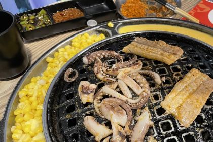 吉人帮老东北炭火烤肉堂(大学城店)