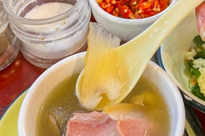 雲南天麻火腿雞