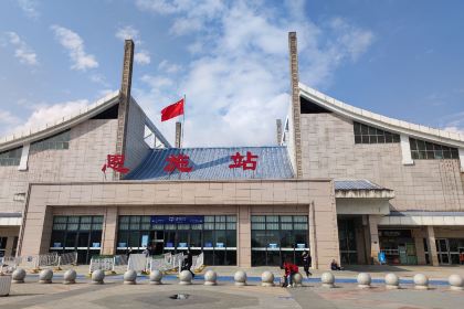 ZHANG GUAN GE ZHA NV ER CHENG DIAN