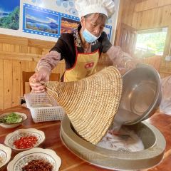 野生菌蒸汽石锅鱼 User Photo