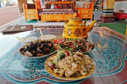 马蹄寺藏裕快餐厅