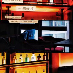 昆明喜舍清歡高空露台設計師飯店（昆明萬象城店）·歡BAR·高空泳池威士忌酒廊張用戶圖片