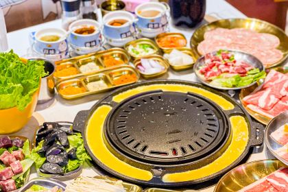 打卡探店炭燒烤肉•烤肉簽到店