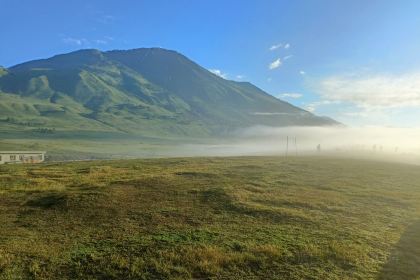 禾木神山图瓦部落餐厅
