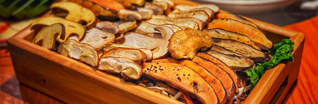 JUNCAI WILD MUSHROOM HOT POT