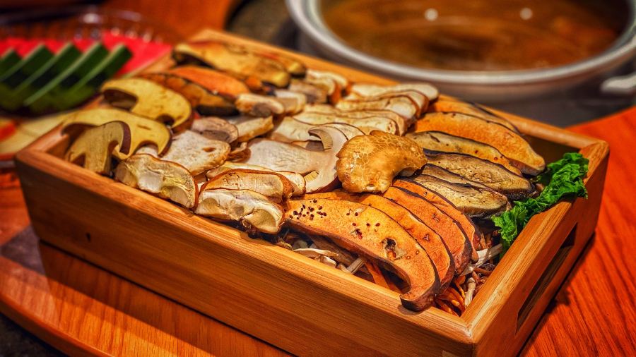 JUNCAI WILD MUSHROOM HOT POT