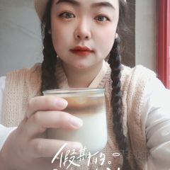 虹里咖啡(玉兰园店) User Photo