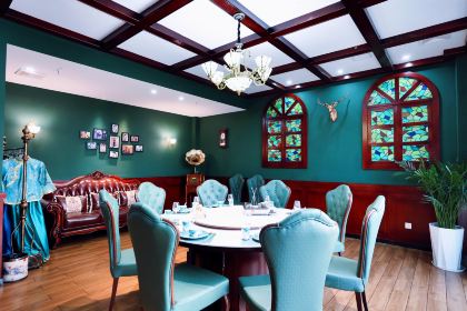 清江湾·千鱼千鲟主题餐厅