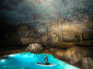 Qingzhen Shilong Cave