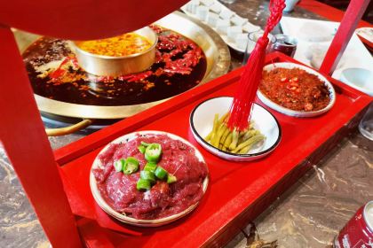 龙腾庭院火锅(恒大新城店)