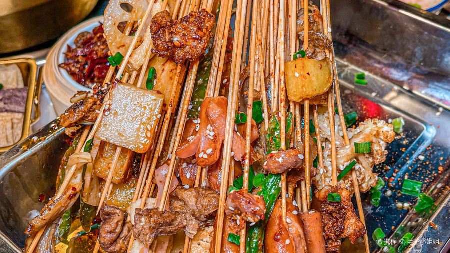 九街三叁街头鸡脚筋串串(九街店)