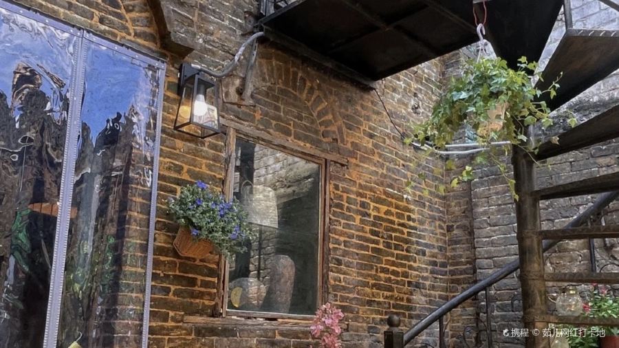 JIANG BIAN CHENG WAI