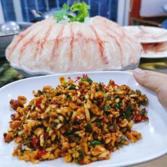 红翻天美食城 User Photo