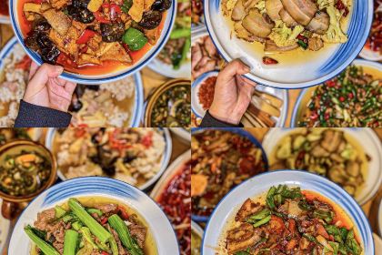 尹二姐守艺川菜(美专校街店)