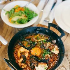 BRAT 여행 사진