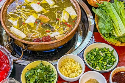 雲南天麻火腿雞