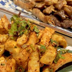 雲小骚·瓦片烧烤(刘宅店) User Photo