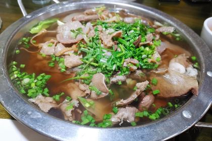 放牛匠土菜馆苏稽正宗跷脚牛肉