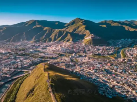 Gaduojuewu Snow Mountain