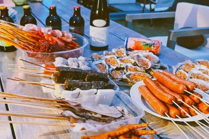 半月山温泉酒店二楼中餐厅