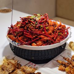 沪九哥·羊蝎子牛腩煲龙虾烧烤(大宁店) 여행 사진