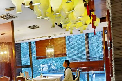 南山饭店(阳明古镇店)