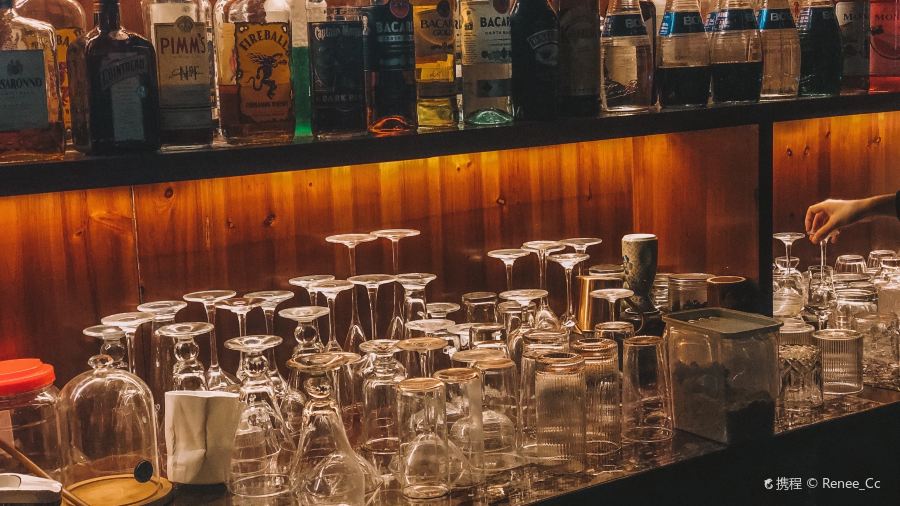 HERMIT WHISKY&COCKTAIL BAR