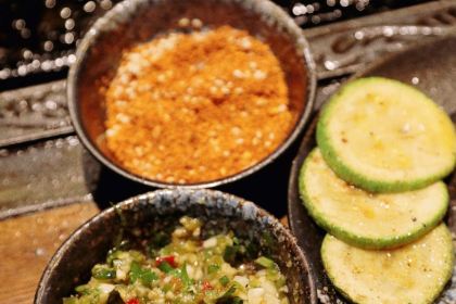 雲子石锅·围炉火塘餐厅