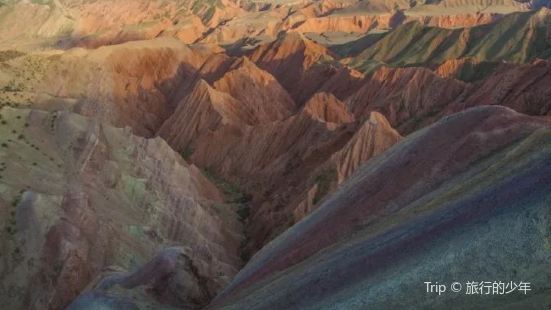 新疆努尔加大峡谷努尔加大峡谷位于新疆昌吉市城西南35公里处，