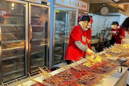 来串街边串串香(政通路店)