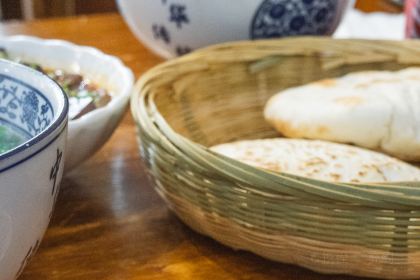 HU ZI SHUI PEN YANG ROU