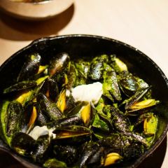 Neighborhood 여행 사진