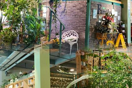 沈小姐书吧餐厅